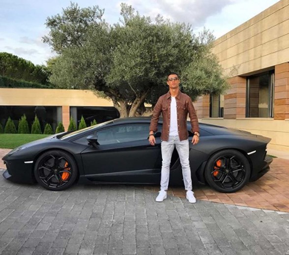 Já se sabe para onde foram os carros de Cristiano Ronaldo - Juventus -  Jornal Record