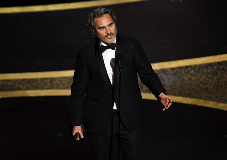 Do discurso emocionado de Joaquin Phoenix à atuação surpresa de Eminem: os pontos altos da noite de Óscares