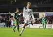 Peter Crouch - O internacional inglês, que fez carreira no Tottenham e Portsmouth, já se retirou do futebol. Conhecido pela sua estatura, Crouch ainda está uns furos abaixos dos anteriores jogadores, mas muito acima da média (2,01 metros).