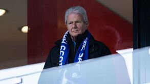 Dono do Hoffenheim avisa Trump: «Queremos vacina para o mundo, não para um país nem certas classes»