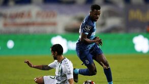 Investimento total do FC Porto em laterais-direitos chega a 15 milhões