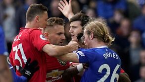 Houve confusão no Everton-Manchester United e não foi nas bancadas