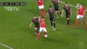 Pizzi falhou o seu segundo penálti no jogo mas marcou na recarga e empatou o Benfica-Moreirense