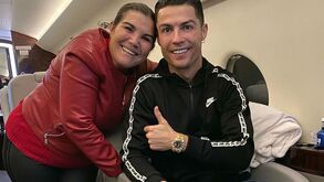 Cristiano Ronaldo vai hoje à Madeira ver a mãe