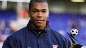 Ex-avançado conta tudo: «Estava com alucinações, a polícia chegou e fui à porta com duas facas»