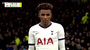 O penálti falhado por Gedson que ditou a eliminação do Tottenham na Taça de Inglaterra