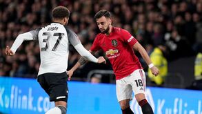 «Transformou por completo a dinâmica do United»: ingleses não poupam elogios a Bruno Fernandes
