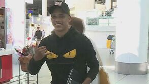 Reforço do Benfica já chegou: as primeiras selfies de Pedrinho em Lisboa