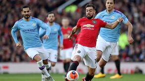 Médio do Manchester City atira-se a Bruno Fernandes: «Toquei na bola e ele caiu aos gritos»