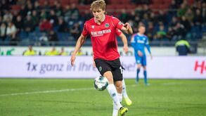 Coronavírus: Jogador do Hannover 96 acusa positivo