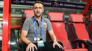 Vítor Pereira doa 30 mil toucas e 20 mil máscaras a dois hospitais de Shanghai