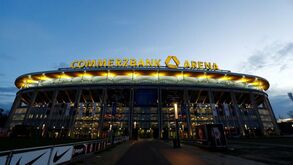 Coronavírus: Eintracht Frankfurt-Basileia também à porta fechada