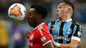 Taça Libertadores: Grémio e Internacional 'anulam-se' em jogo com oito expulsões