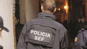 SEF faz buscas em clubes de futebol de Leiria e Vila Real: três dirigentes constituídos arguidos