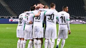 Jogadores do Borussia Mönchengladbach aceitam baixar salários enquanto durar a pandemia