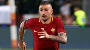 Kolarov: «Estamos fechados há sete dias mas todos bem»