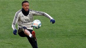 Éder Militão volta ao radar de Mourinho
