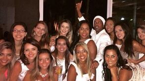 Ronaldinho: O mulherengo com fortuna de 93 milhões que só pode festejar na prisão