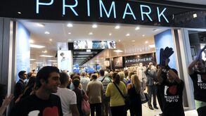Primark perde 700 milhões por mês: fecha tudo e cancela todas as encomendas