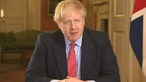 «Fiquem em casa ou serão multados»: Boris Johnson dita confinamento obrigatório no Reino Unido