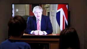 Ex-leão Schelotto critica Boris Johnson: «E se quem nunca correu começar agora a fazê-lo?»