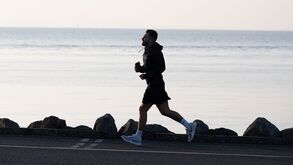 Tempo, distância e raio de ação: governo francês impõe limites para o 'running'
