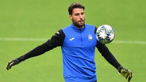 Guarda-redes da Atalanta acusou positivo ao novo coronavírus