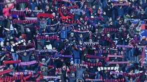 Jogadores do Bolonha surpreendem adeptos que vivem sozinhos