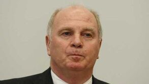 Uli Hoeness e o mercado pós-coronavírus: «Não consigo imaginar transferências de 100 milhões»