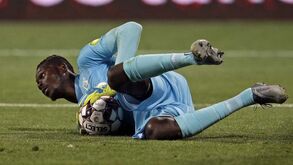 Negócios ficam para mais tarde