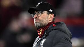 Título do Liverpool preso por 14 clubes