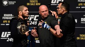 Luta com Tony Ferguson amaldiçoada: Khabib está retido na Rússia por causa do coronavírus