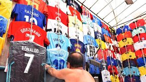 Ronaldo já não é o 7 mais valioso do Mundo: saiba a quem pertencem as camisolas mais 'caras'