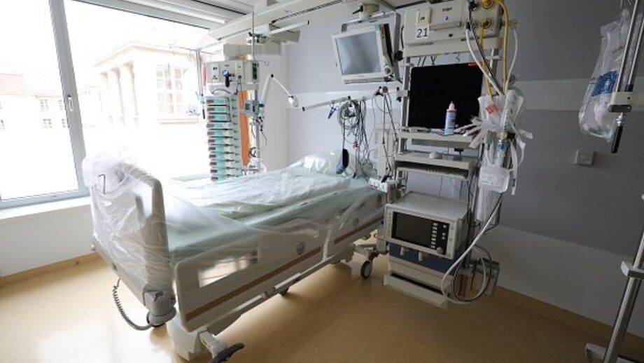 Cama Hospital preparada para doente com coronavírus