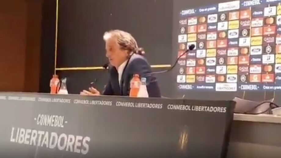 Técnico foi questionado sobre a pandemia na conferência de imprensa da Libertadores 