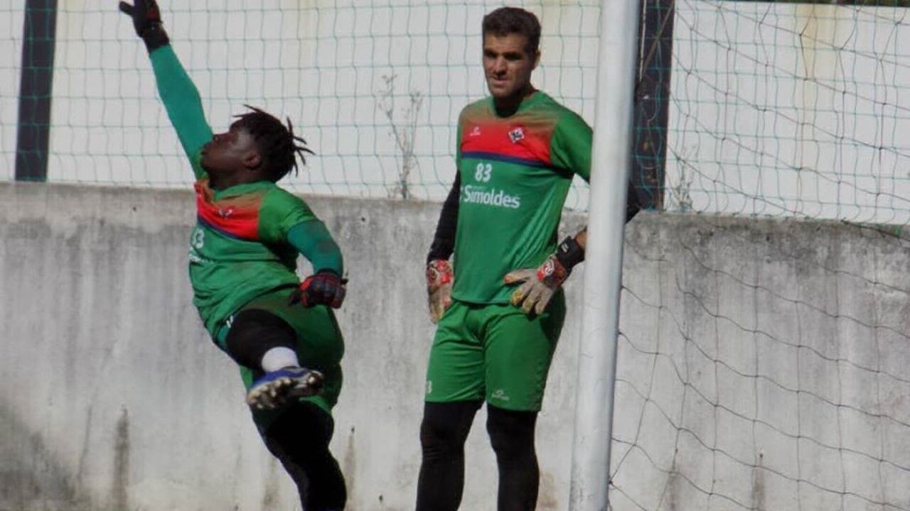 Bruno Vale (à direita) regressou ao clube no início da época