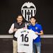 7. Lee Kang-in (Valencia) - O vice-campeão sub-20 sul coreano, melhor jogador da prova com dois golos e quatro assistências, é um dos atletas mais promissores do conjunto espanhol. O talento, esse, já lhe era reconhecido desde os 6 anos de idade, quando apareceu num reality show sul coreano e surpreendeu tudo e todos.