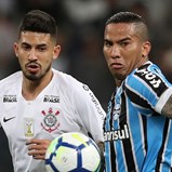 Defesa brasileiro diz ter recusado o Benfica para ficar no Corinthians