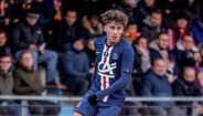 16. Adil Aouchiche (Paris Saint-Germain) - A subida à equipa principal do Paris Saint-Germain pode não ser muito fácil de obter - não tivesse o clube recheado de estrelas -, mas Adil Aouchiche já colocou o seu nome nos marcadores dos parisienses esta temporada. Esse feito quer dizer algo, não?