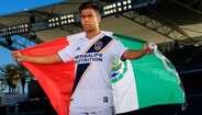 43. Efraín Álvarez (LA Galaxy) - Elogiado por Zlatan Ibrahimoic (e logo quem), Efraín Álvarez é uma das maiores promessas dos LA Galaxy. Natural de Los Angeles, mas internacional pelas seleções jovens do México, o jovem extremo de 17 anos tem sido uma verdadeira dor de cabeça para os Estados Unidos e México, países que Efraín pode representar nas competições internacionais.