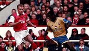 Ken Monkou - Southampton e Chelsea foram alguns dos clubes pelos quais Ken Monkou passou durante a sua carreira profissional. Atualmente, o ex-futebolista holandês é dono de um 'brunch'.