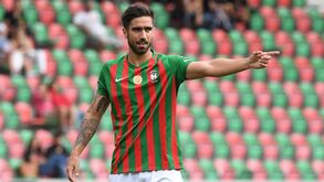 Rodrigo Pinho ocupado com o filho