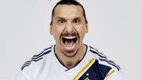 Ibrahimovic: «Tenho 300 milhões na conta e uma ilha. O primeiro que me diga alguma coisa, mato-o»