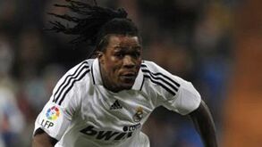 Drenthe recorda passagem pelo Real Madrid: Festas, desentendimentos com Mourinho e mulheres