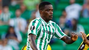 William Carvalho vê salário reduzido