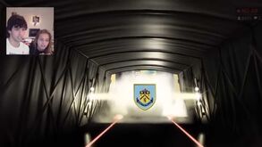 Calhou defesa do Burnley a João Félix e este virou-se para a namorada: «És capaz de ser mais rápida que ele»