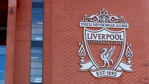 Coronavírus: Liverpool avança com lay-off para o staff do clube