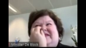 Ministra da Saúde belga em momento constrangedor em plena videoconferência