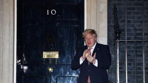 Coronavírus: Boris Johnson recebe alta hospitalar