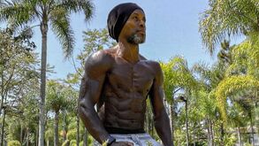 A impressionante forma física de Zé Roberto aos 45 (!) anos
